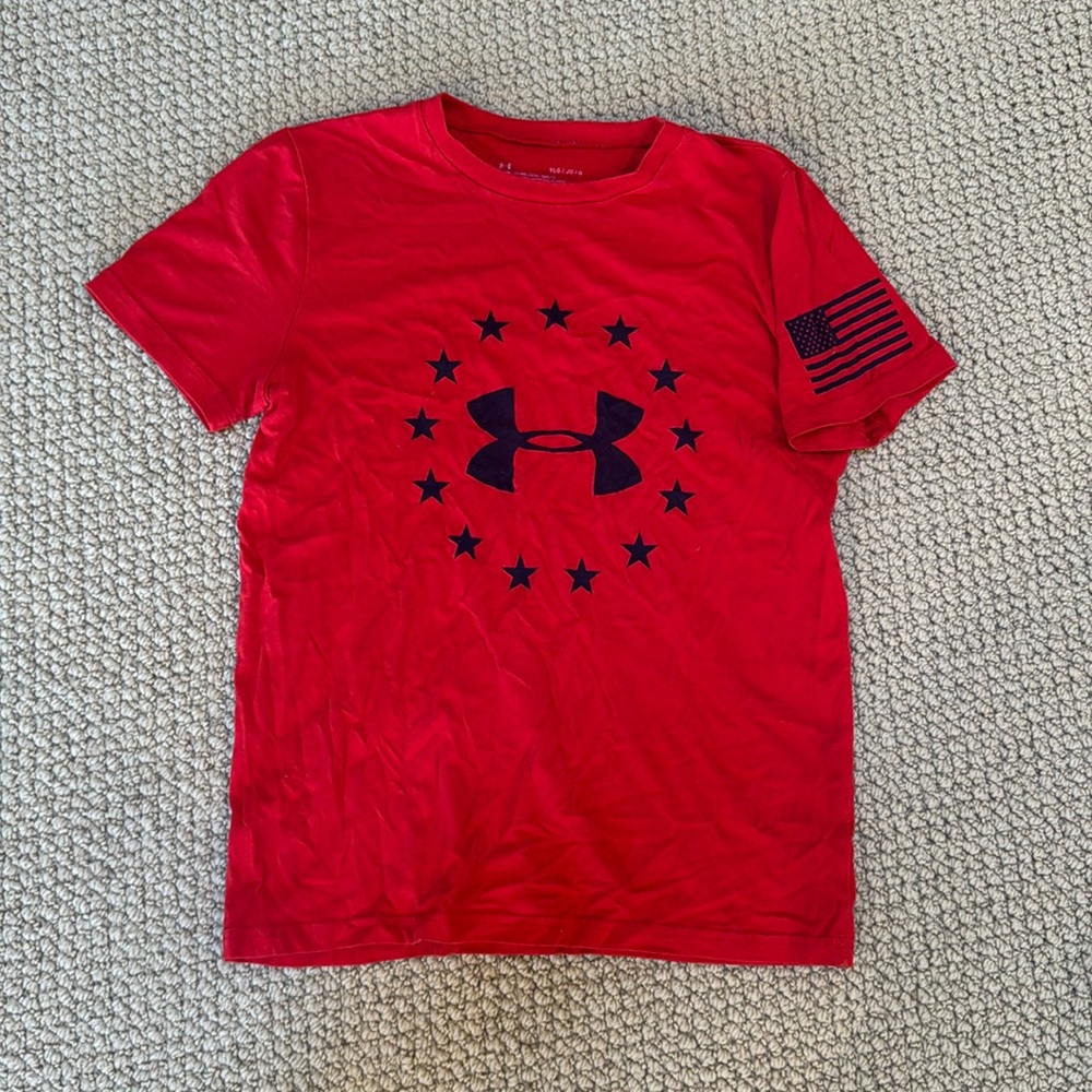 Boys under Armour T-shirt